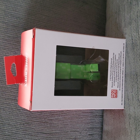 Hallmark Christmas Minecraft Creeper Ornament - Picture 5 of 5
